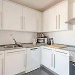 Apartman Wonderful - Free Parking - Cabo Ruivo 34636al